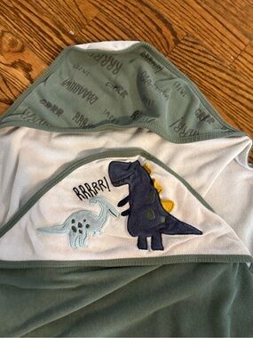 Dinosaur Hooded Baby Towel - Green & White (2x)
